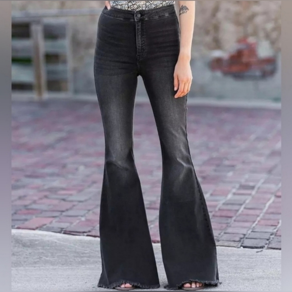 KanCan Ultra High Rise extreme Flare Jeans in Washed Black sz.29